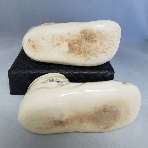 Vintage Hand Painted Ceramic Baby Shoes Planter Vase Blue Flowers Nursery Decor - Picture 5 of 6